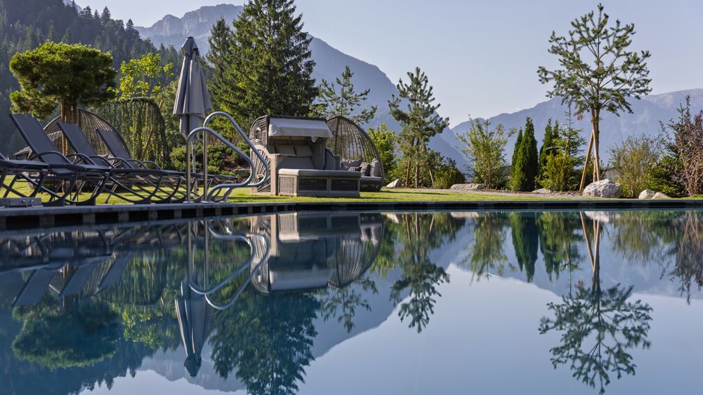 Ganzjährig beheizter Pool für erholsame Stunden im Wasser – ideal zum Entspannen und Genießen.