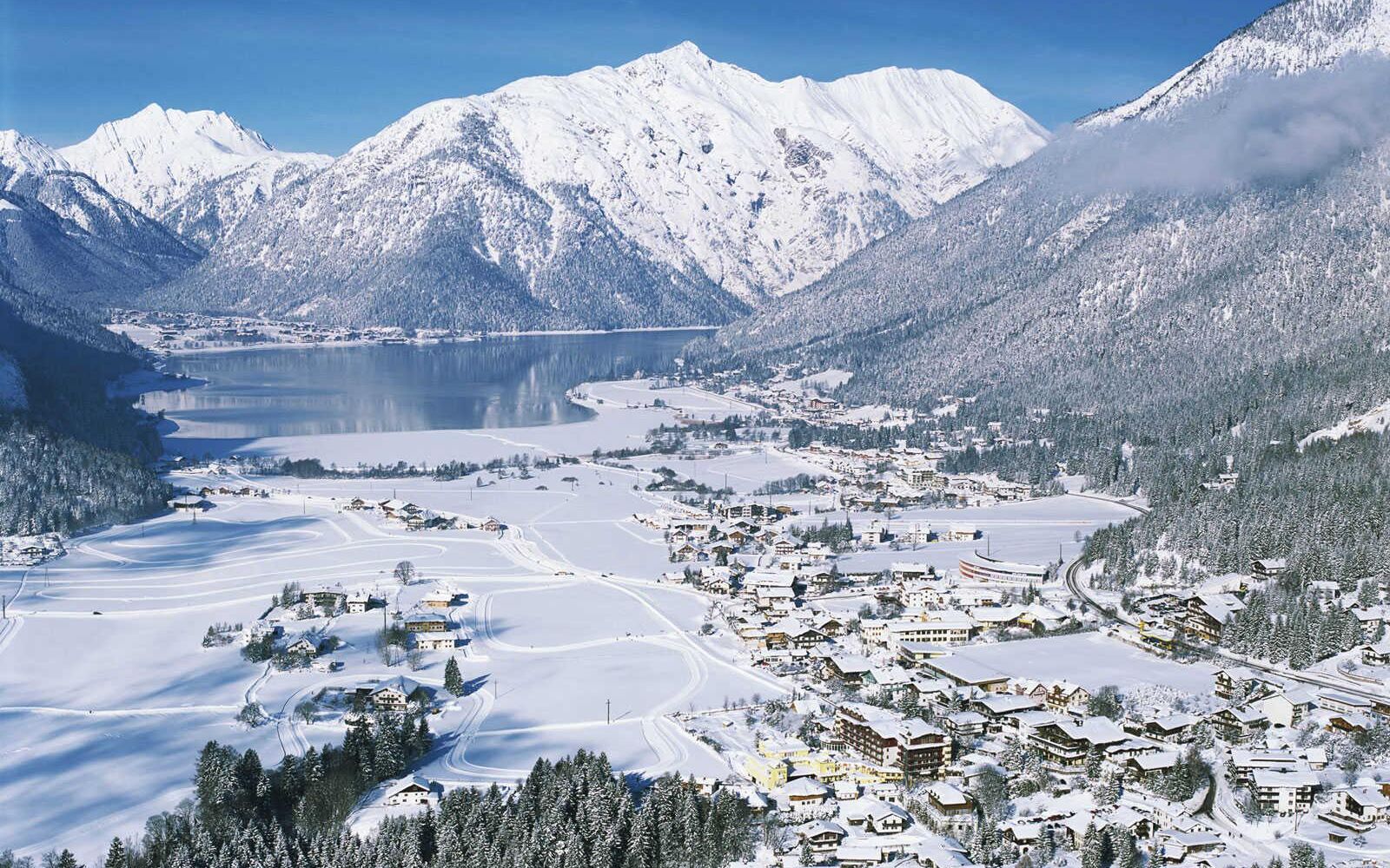 Blick auf Maurach - Landhaus Rofan
