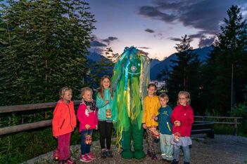 Lantern hike for the whole family Lantern hike for the whole family