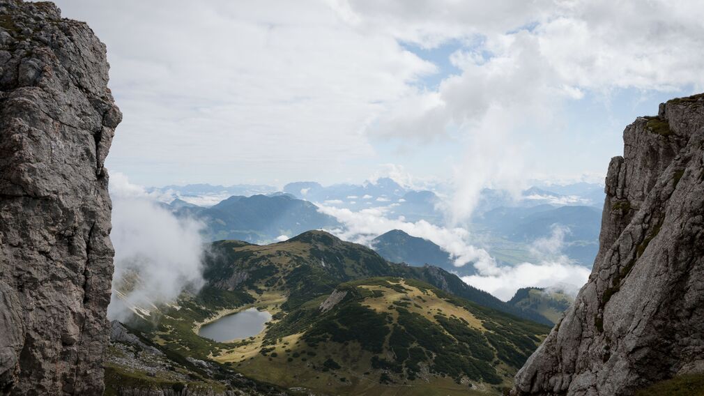 maurach_a._a._brandenberger_alpen_rofan_blick_von_schafsattel_schafsteig_auf_zireiner_adlerweg_etappe_07_tirol_werbung_schwarz_jens_maurach_am_achensee.jpg