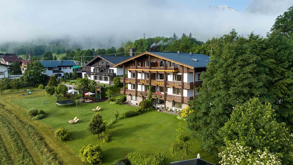 Außerhalb des Hauses + Garden