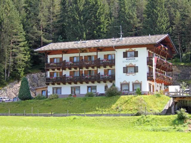 Sommer Außenansicht Englhof