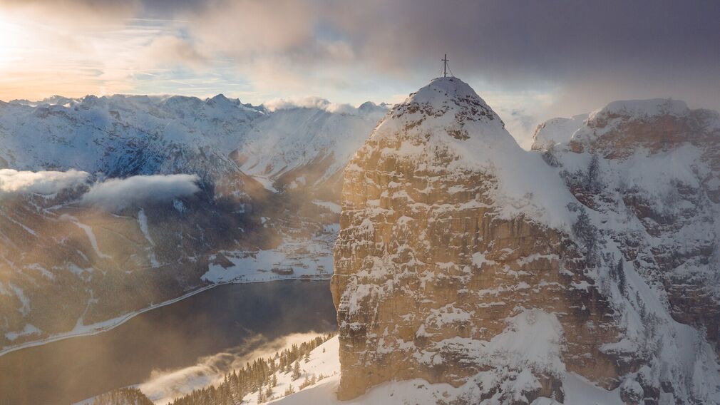 am Gipfel des  2.067 Meter hohen Rotspitz