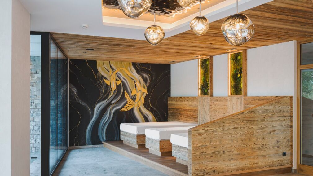 Ganzjährig beheizter Pool für erholsame Stunden im Wasser – ideal zum Entspannen und Genießen.