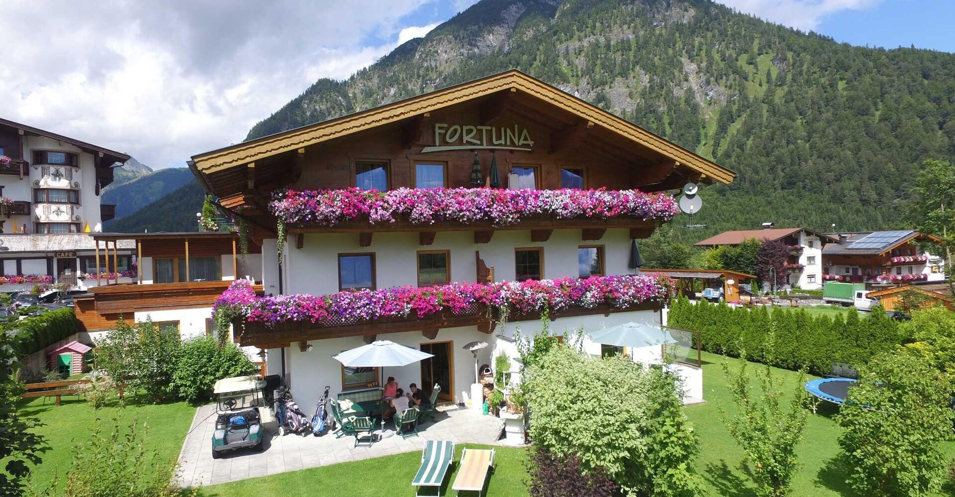Appartements Garni Fortuna - Hausansicht Sommer