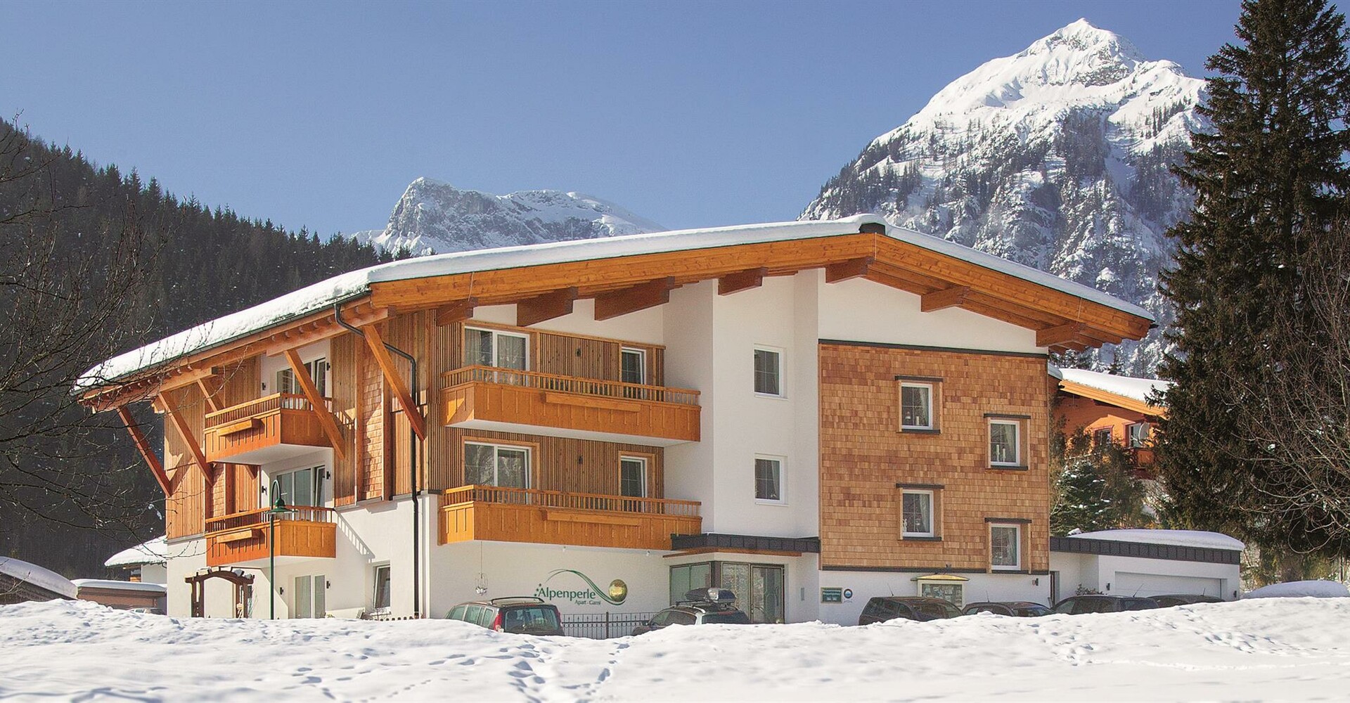 weitere-Winterhausansicht-Apart-Garni-Alpenperle.jpg