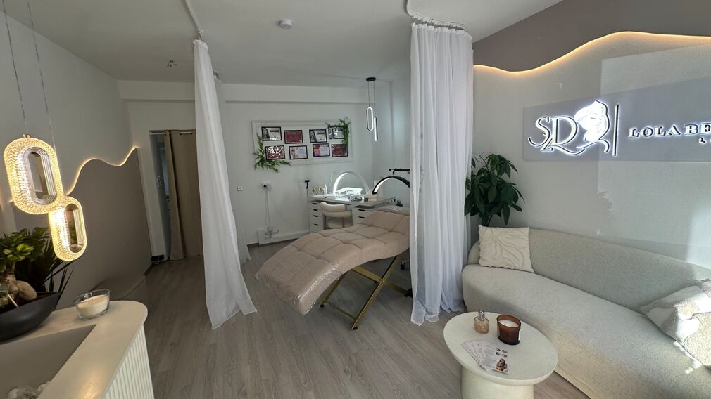 Logo Lola Beauty Lounge