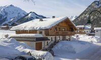 Appartements Christine im Winter - von vorne