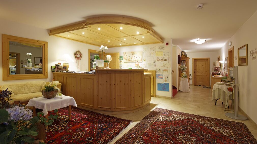 Pension Elisabeth - Hausansicht Sommer