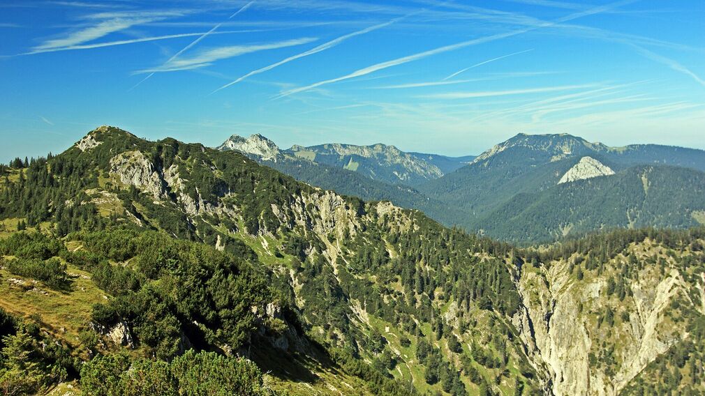 view to the two summits of the Guffert