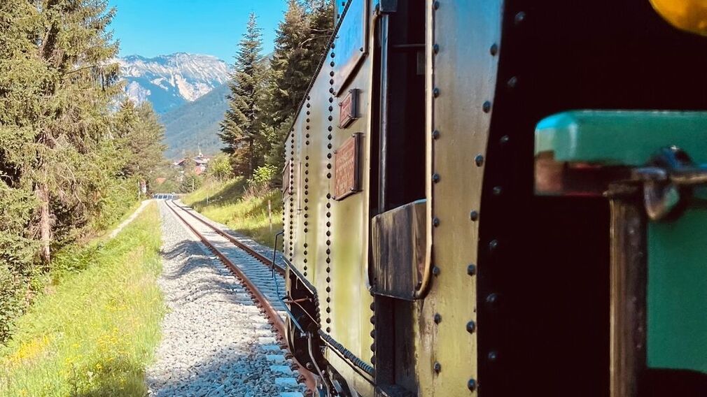 in Seespitz befindet sich zugleich die Schiffsanlegestelle und die Endstation der Achenseebahn