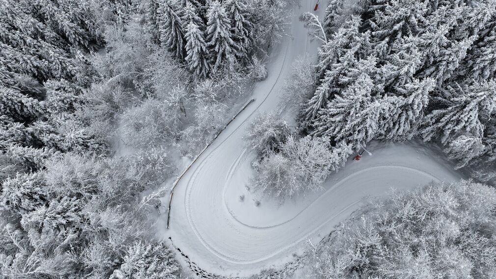 Die Rodelbahn Breitlahn ist täglich von 16:00 bis 01:00 Uhr beleuchtet.