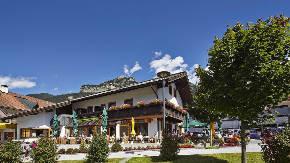 Nebenhaus Hotel Klingler - Außenansicht im Sommer