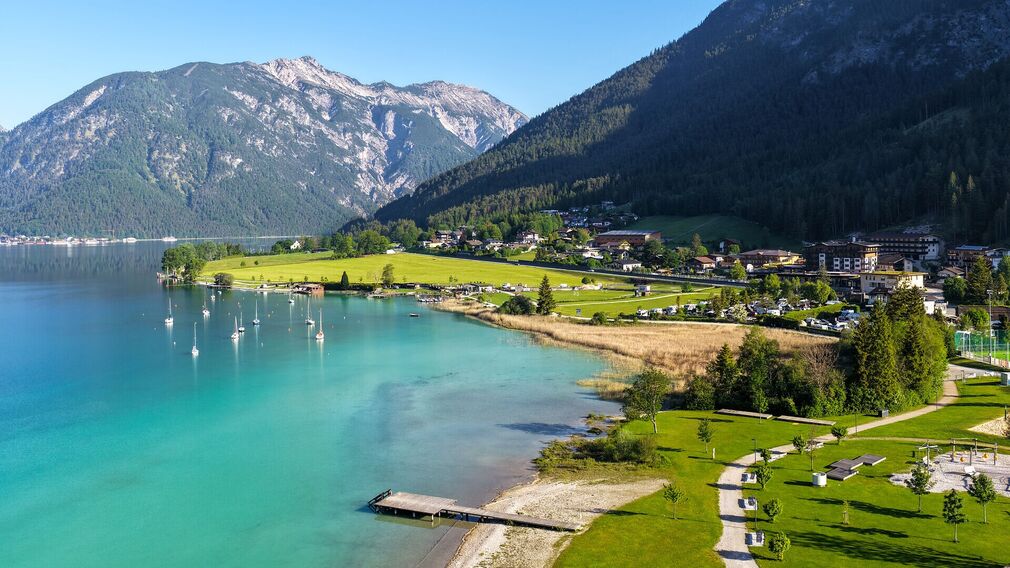 Badespaß mit der Familie im SEE-Bad im Atoll Achensee