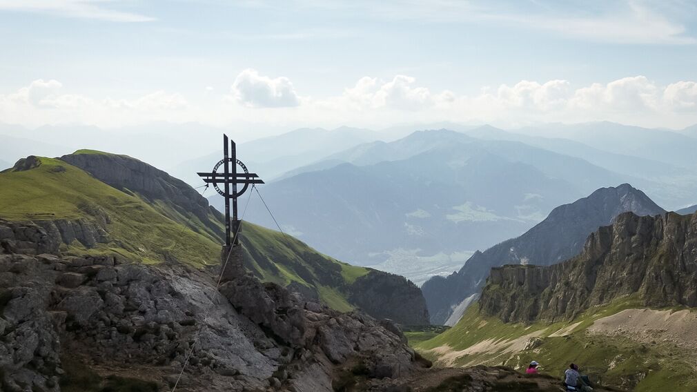 am Gipfel der 2.259 Meter hohen Rofanspitze