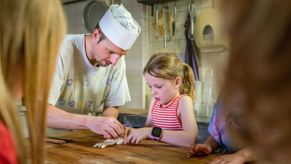 In der Backstube von Bäckermeister Alexander Adler