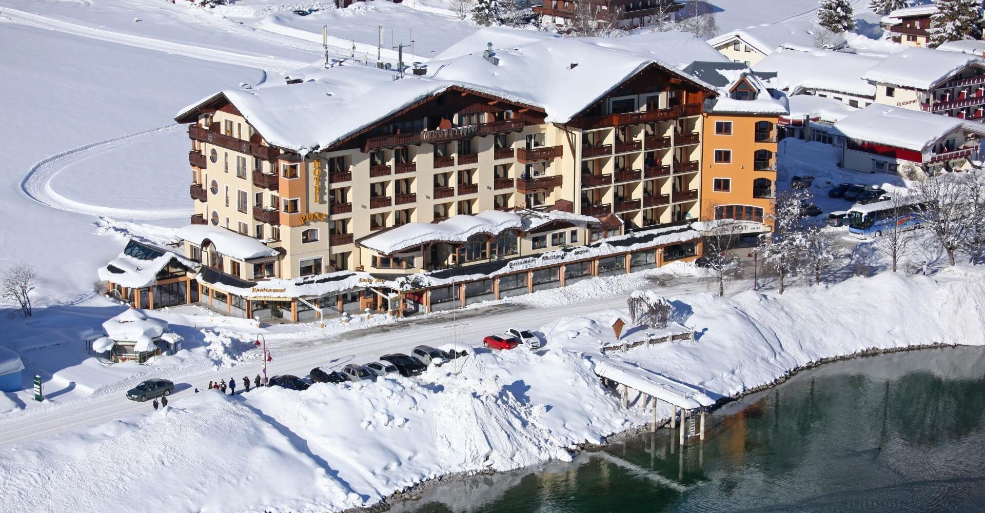Hotel-Aussenansicht-Winter.jpg