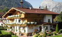 Landhaus Achental - Außenansicht Sommer