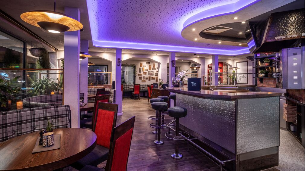 Arthurs Pizzeria Venezia – located in the centre of Maurach