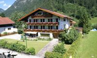 Anna's Appartements - Außenansicht Sommer
