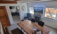 Wohn und Esszimmer